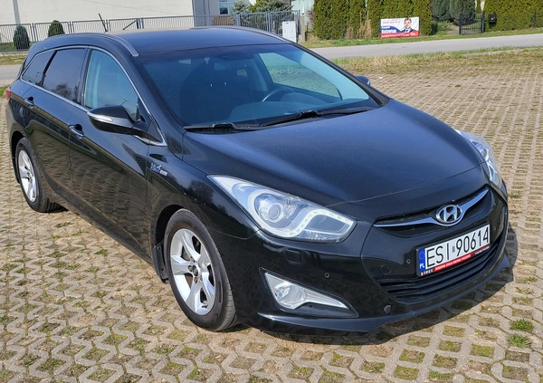 Hyundai i40 cena 31909 przebieg: 238000, rok produkcji 2011 z Sieradz małe 562